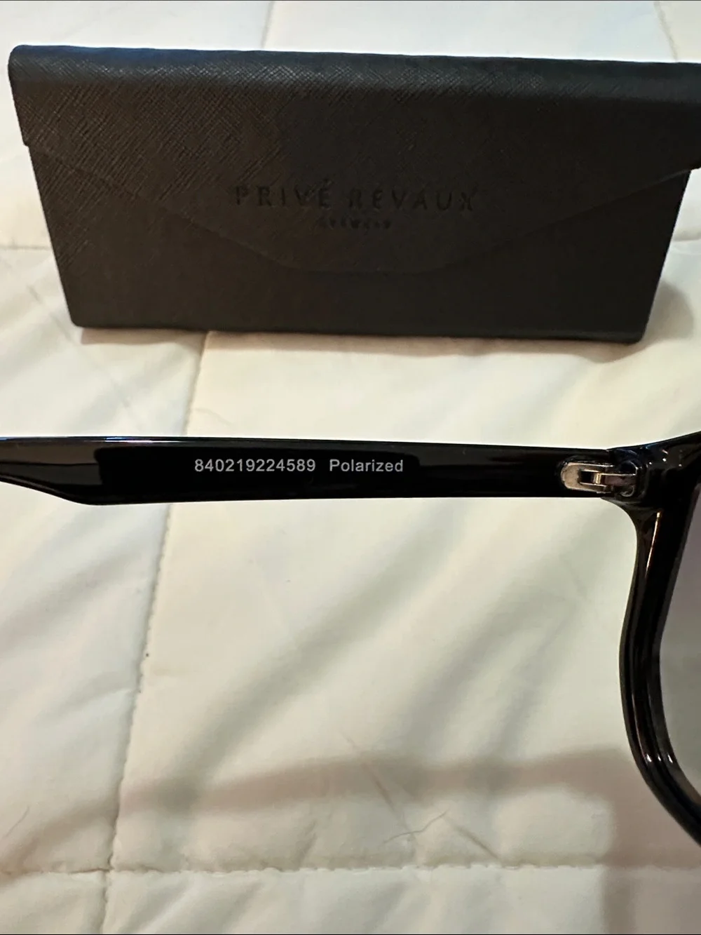 Brand new, never worn. Privé Revaux Men’s Black Gradient Aviator Sunglasses